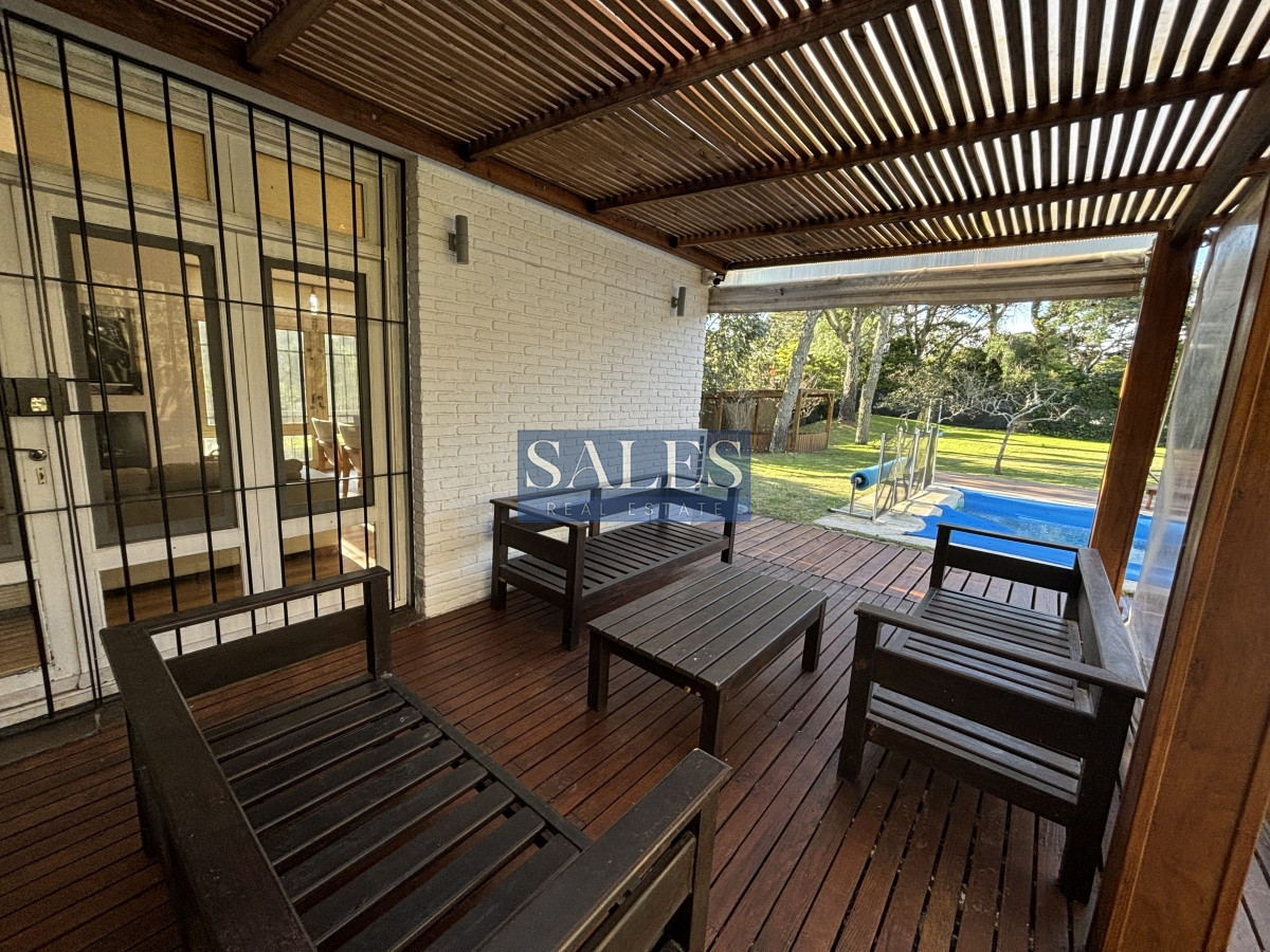 Casa ID.808 - EXCEPCIONAL CASA EN VENTA DE 4 DORMITORIOS