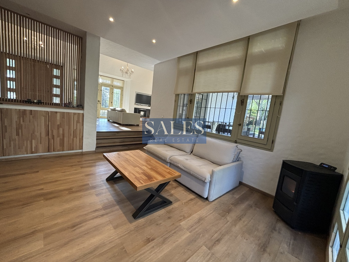 Casa ID.808 - EXCEPCIONAL CASA EN VENTA DE 4 DORMITORIOS