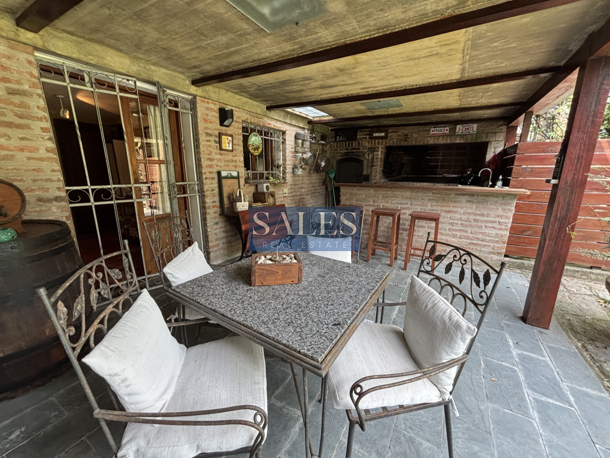 Casa ID.1440 - EXCEPCIONAL CASA EN VENTA DE 4 DORMITORIOS PINARES 