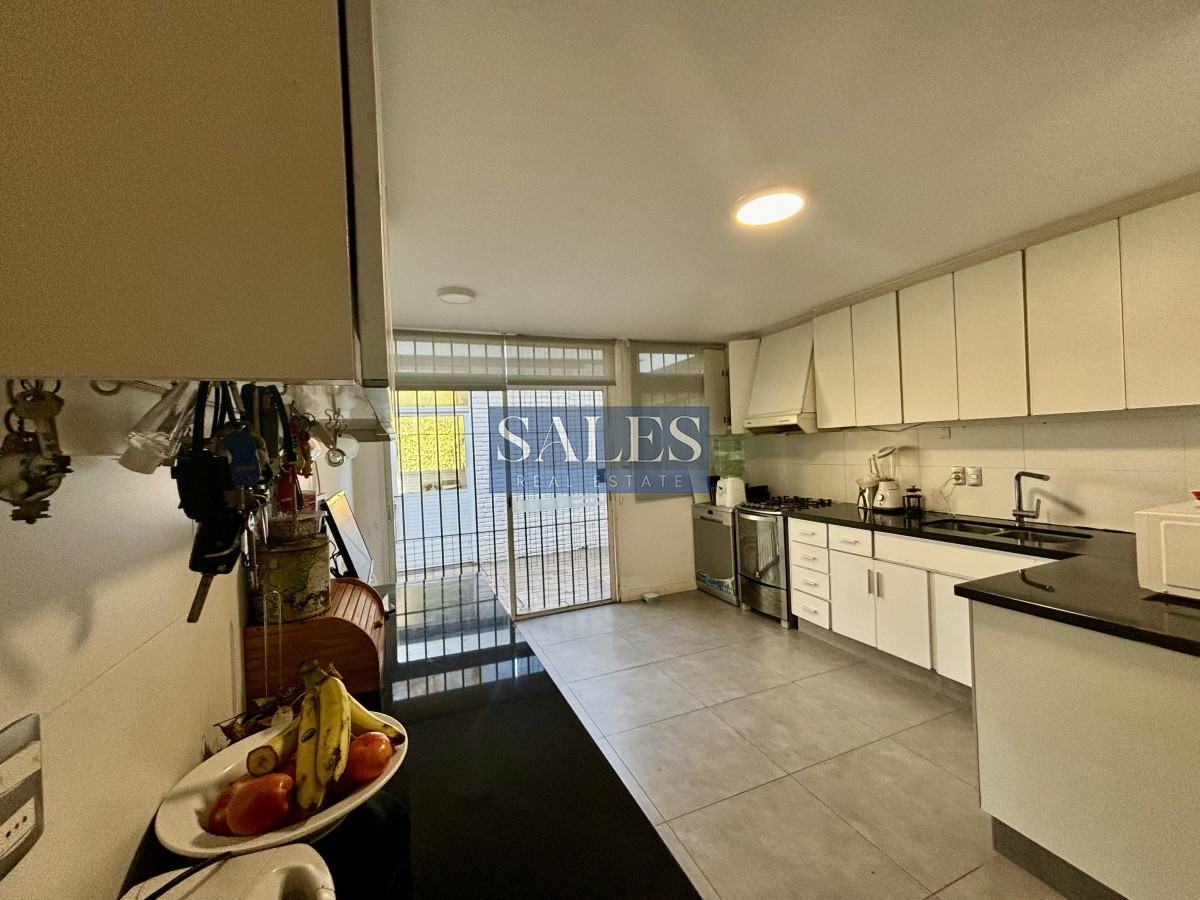 Casa ID.808 - EXCEPCIONAL CASA EN VENTA DE 4 DORMITORIOS