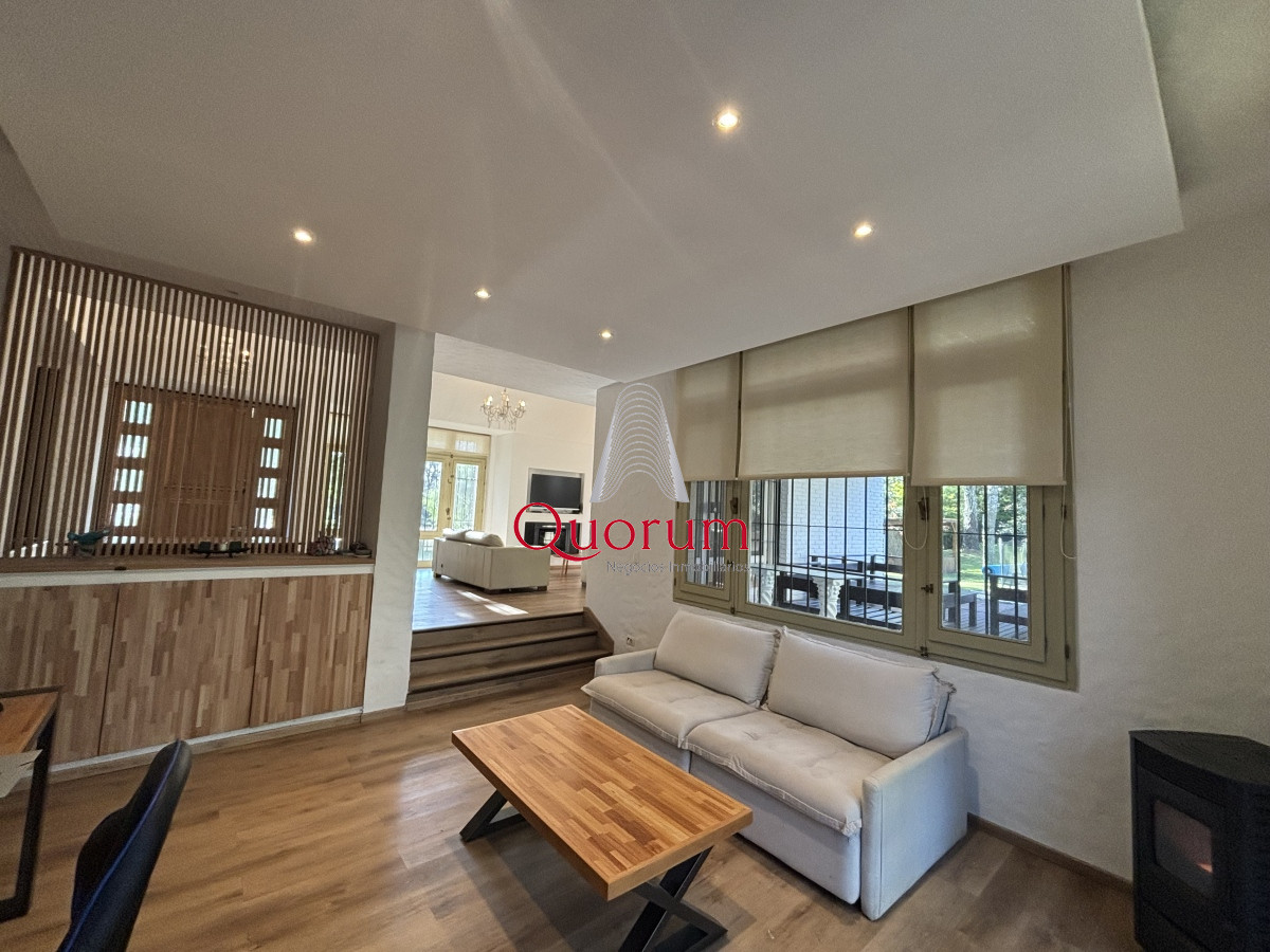 Casa ID.435 - EXCEPCIONAL CASA EN VENTA DE 4 DORMITORIOS