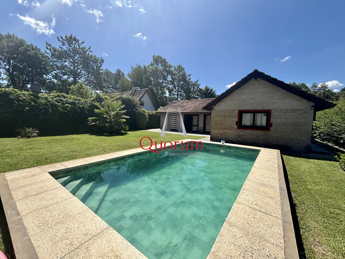 Casa ID.466 - HERMOSA CASA EN VENTA EN PINARES 