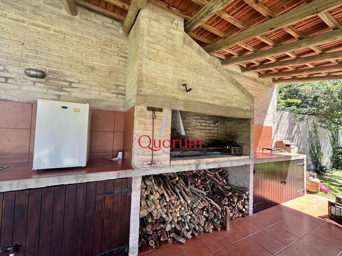 Casa ID.466 - HERMOSA CASA EN VENTA EN PINARES 
