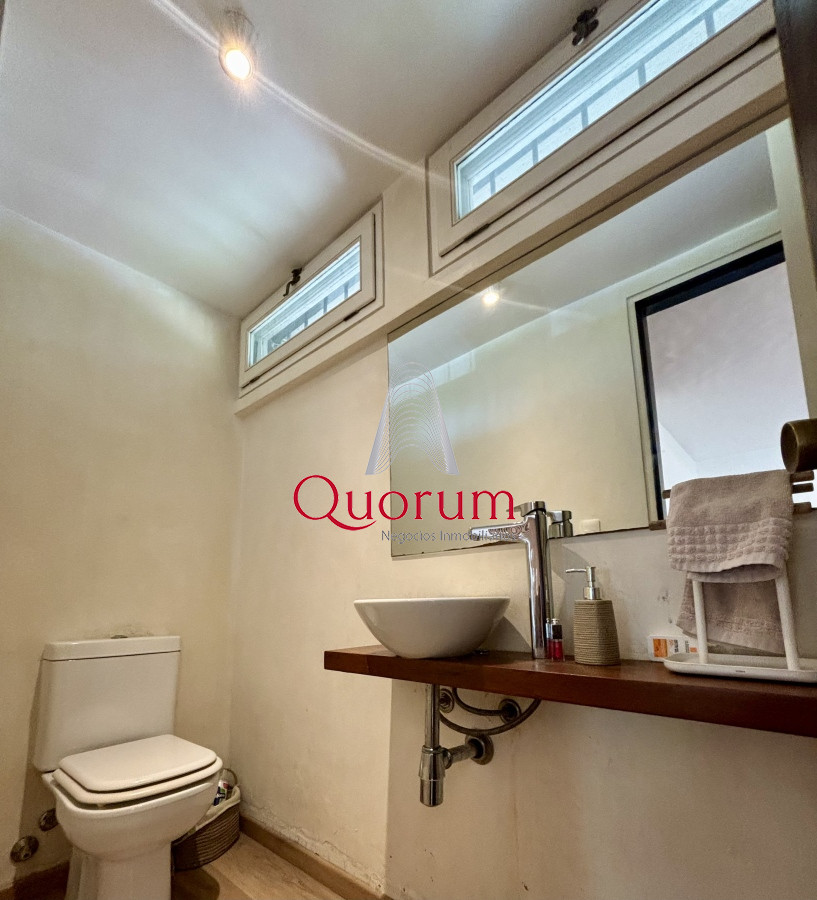 Casa ID.435 - EXCEPCIONAL CASA EN VENTA DE 4 DORMITORIOS