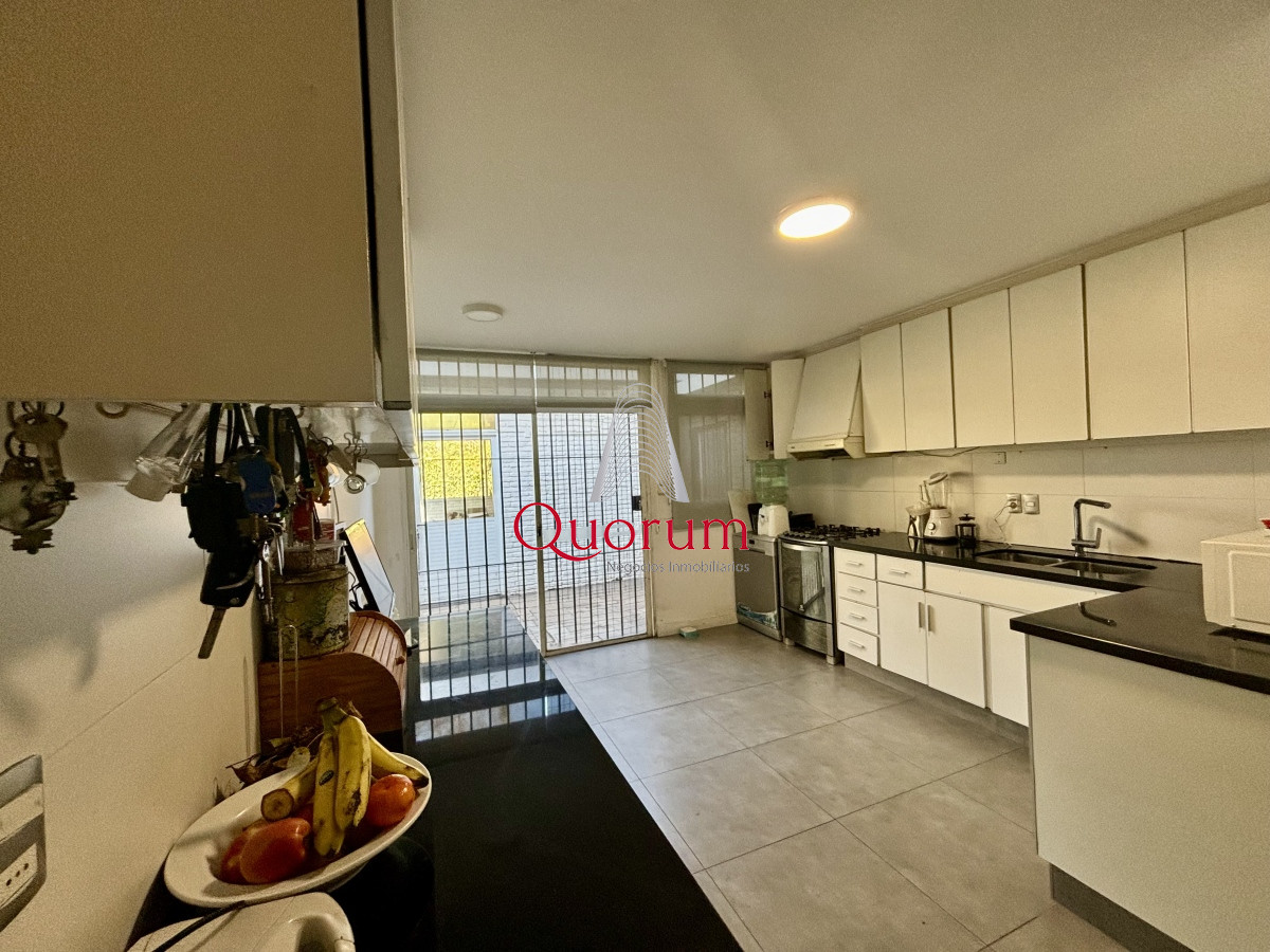 Casa ID.435 - EXCEPCIONAL CASA EN VENTA DE 4 DORMITORIOS