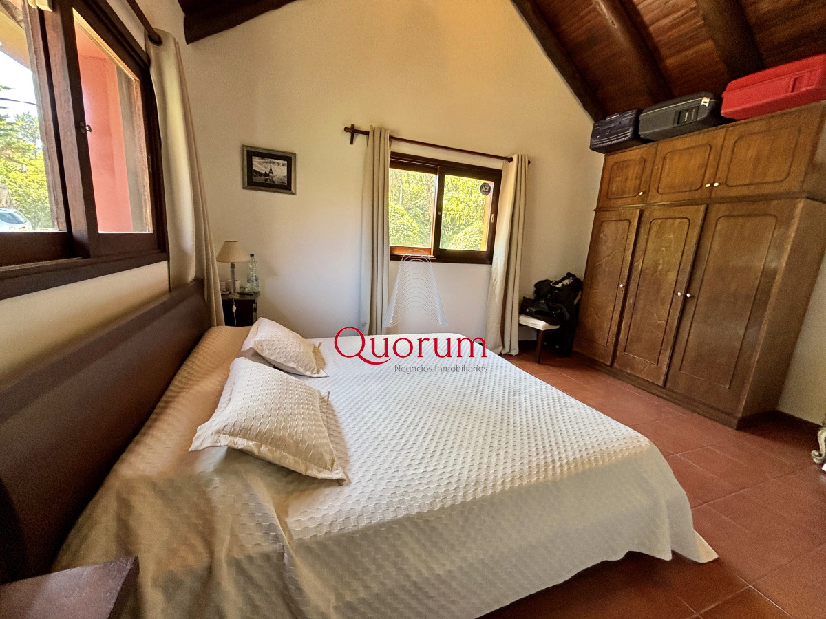 Casa ID.466 - HERMOSA CASA EN VENTA EN PINARES 
