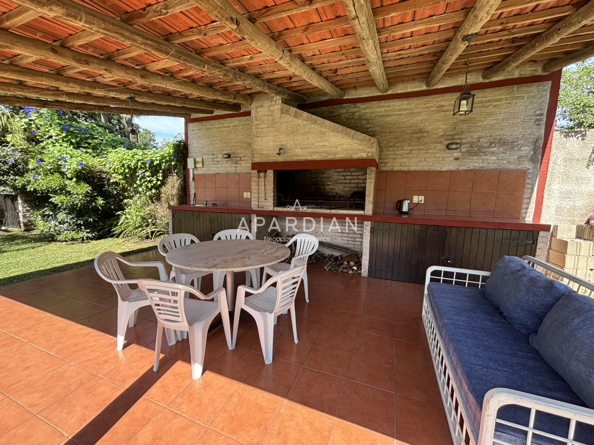Casa ID.21097538 - HERMOSA CASA EN VENTA EN PINARES 