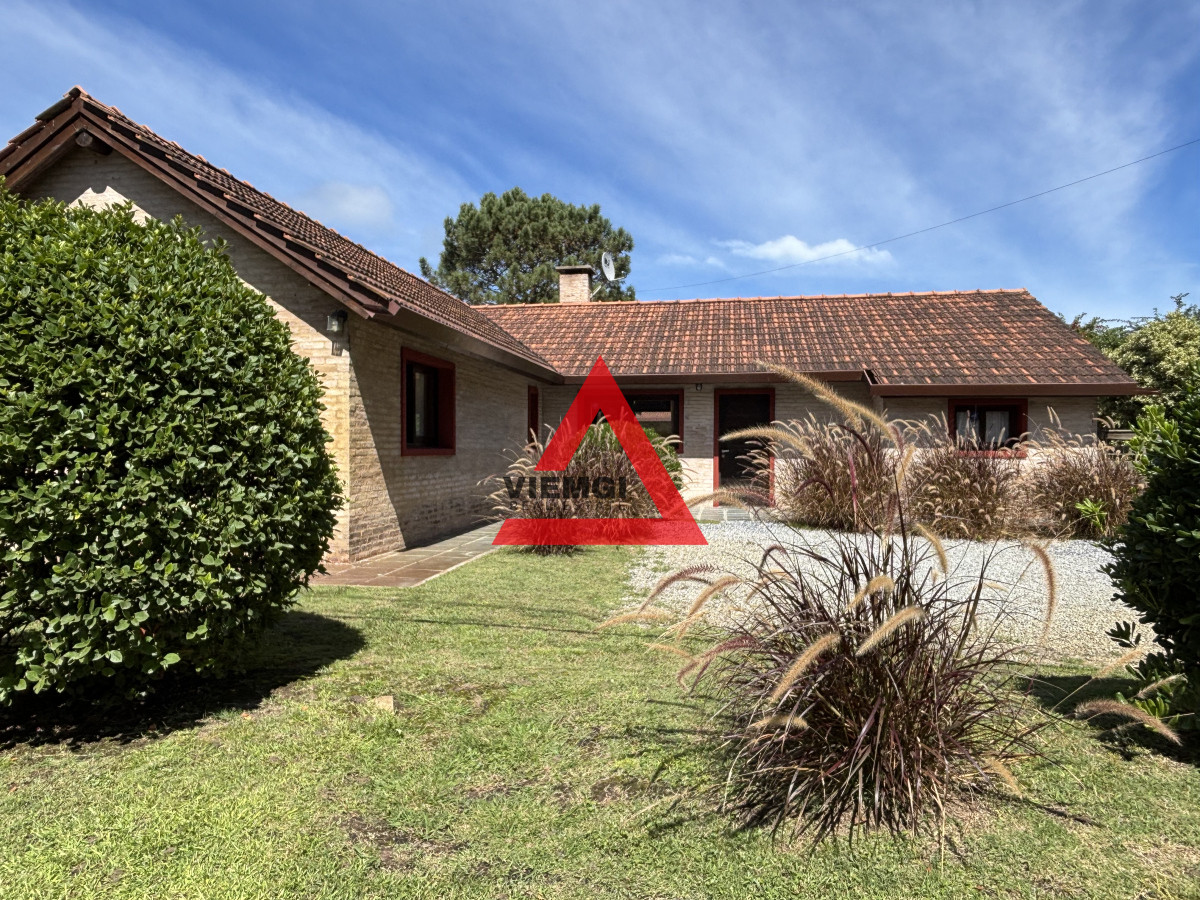 Casa ID.4 - HERMOSA CASA EN VENTA EN PINARES 
