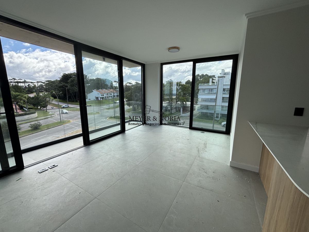 Apartamento ID.26 - EXCELENTE APARTAMENTO ESQUINERO DE 2 DORMITORIOS EN VENTA.
