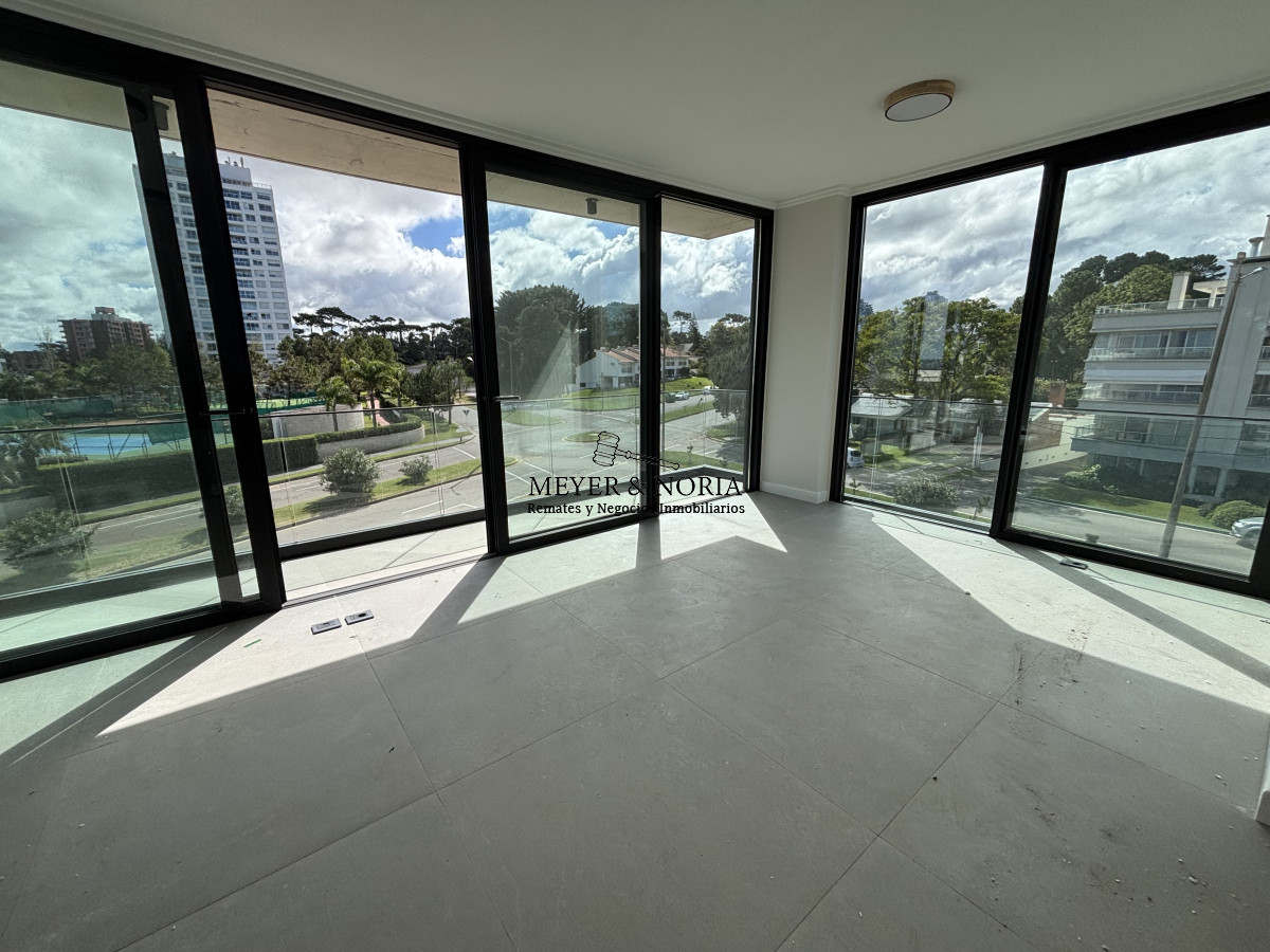 Apartamento ID.26 - EXCELENTE APARTAMENTO ESQUINERO DE 2 DORMITORIOS EN VENTA.