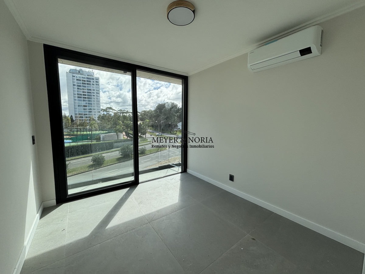 Apartamento ID.26 - EXCELENTE APARTAMENTO ESQUINERO DE 2 DORMITORIOS EN VENTA.