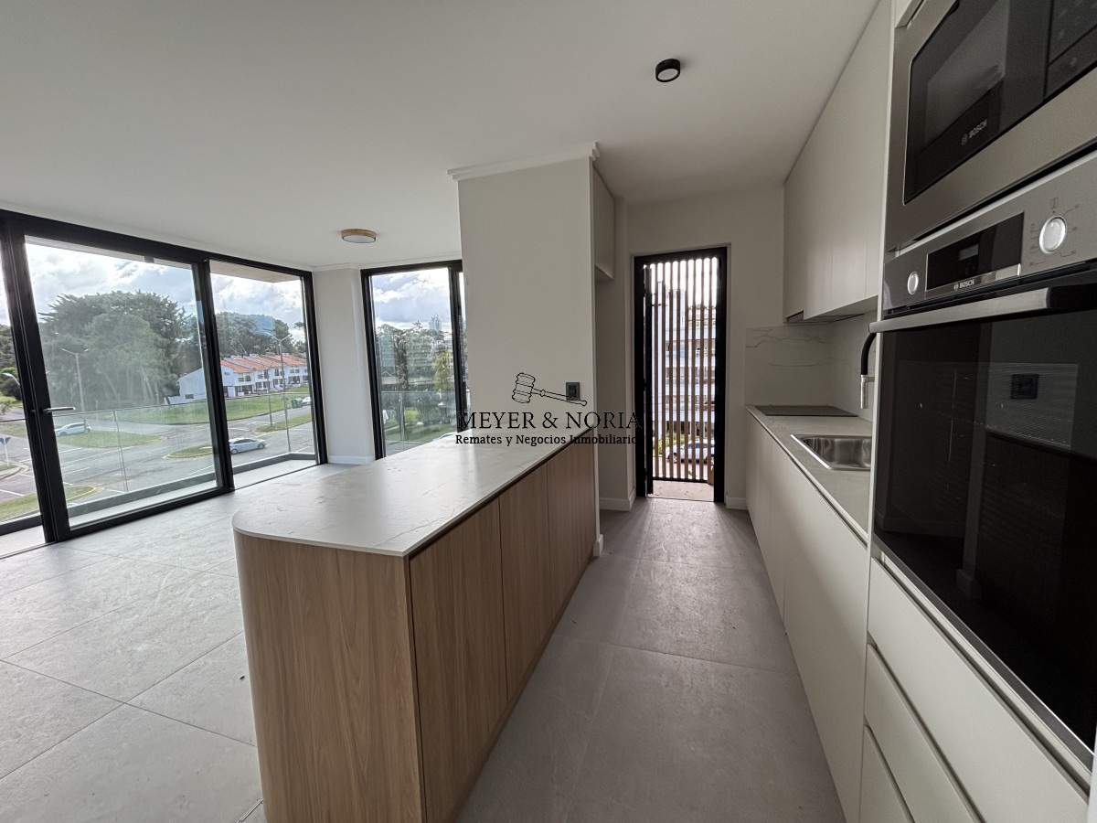 Apartamento ID.26 - EXCELENTE APARTAMENTO ESQUINERO DE 2 DORMITORIOS EN VENTA.