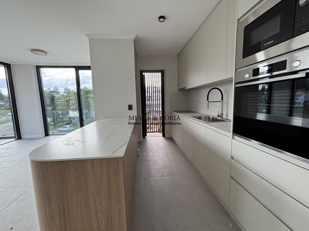 Apartamento ID.26 - EXCELENTE APARTAMENTO ESQUINERO DE 2 DORMITORIOS EN VENTA.