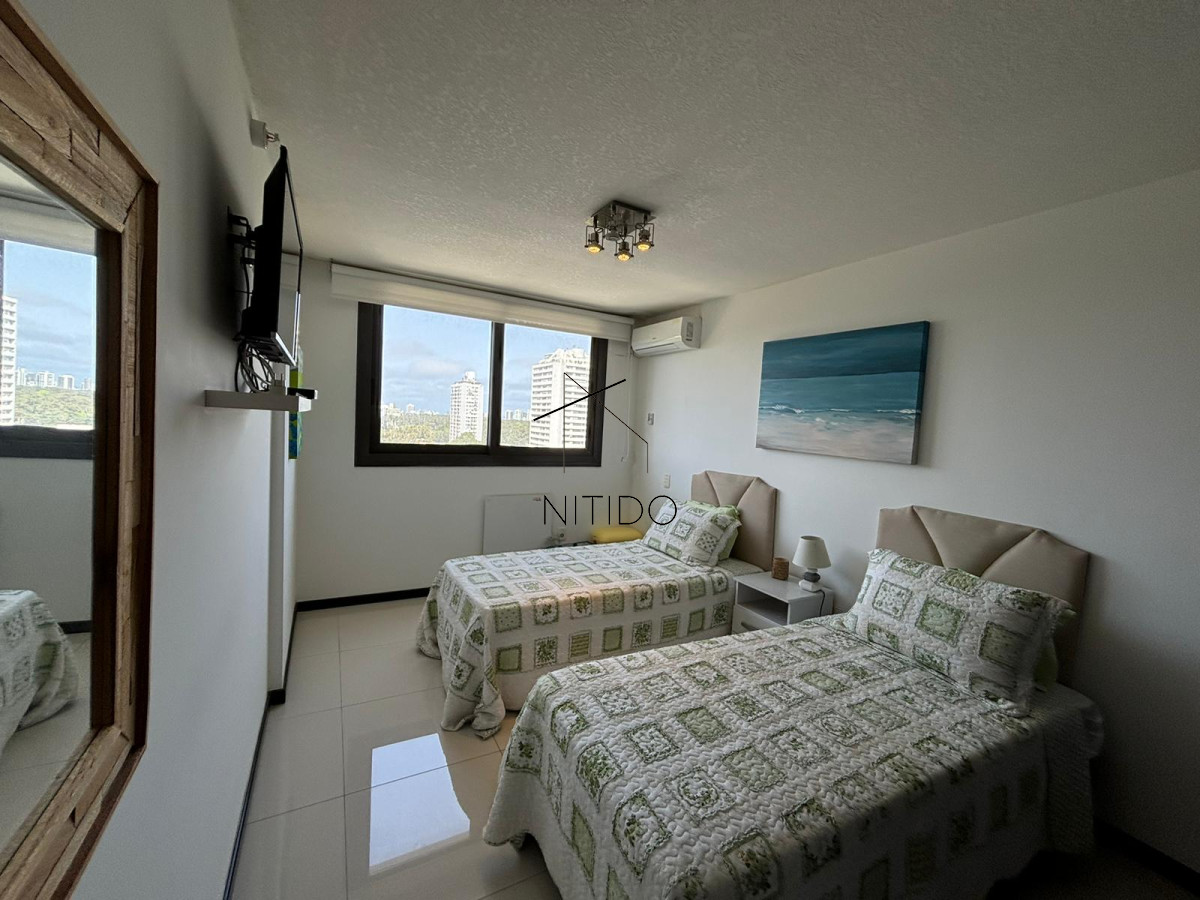Apartamento ID.175 - APARTAMENTO 3 DORMITORIOS EN VENTA STRADIVARIUS