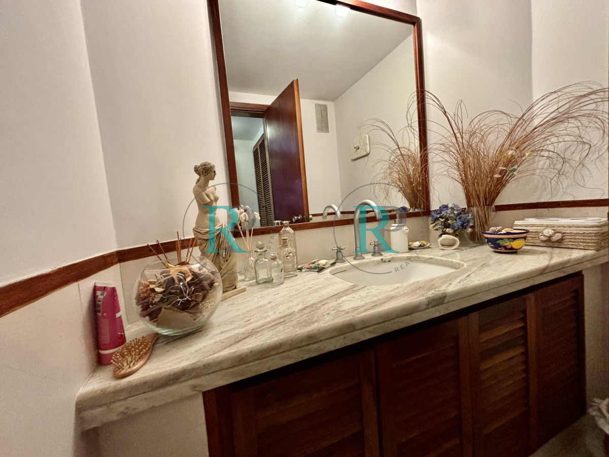 Apartamento ID.1679 - Hermoso y amplio apartamento de 3 dormitorios y dependencia Roosevelt Center