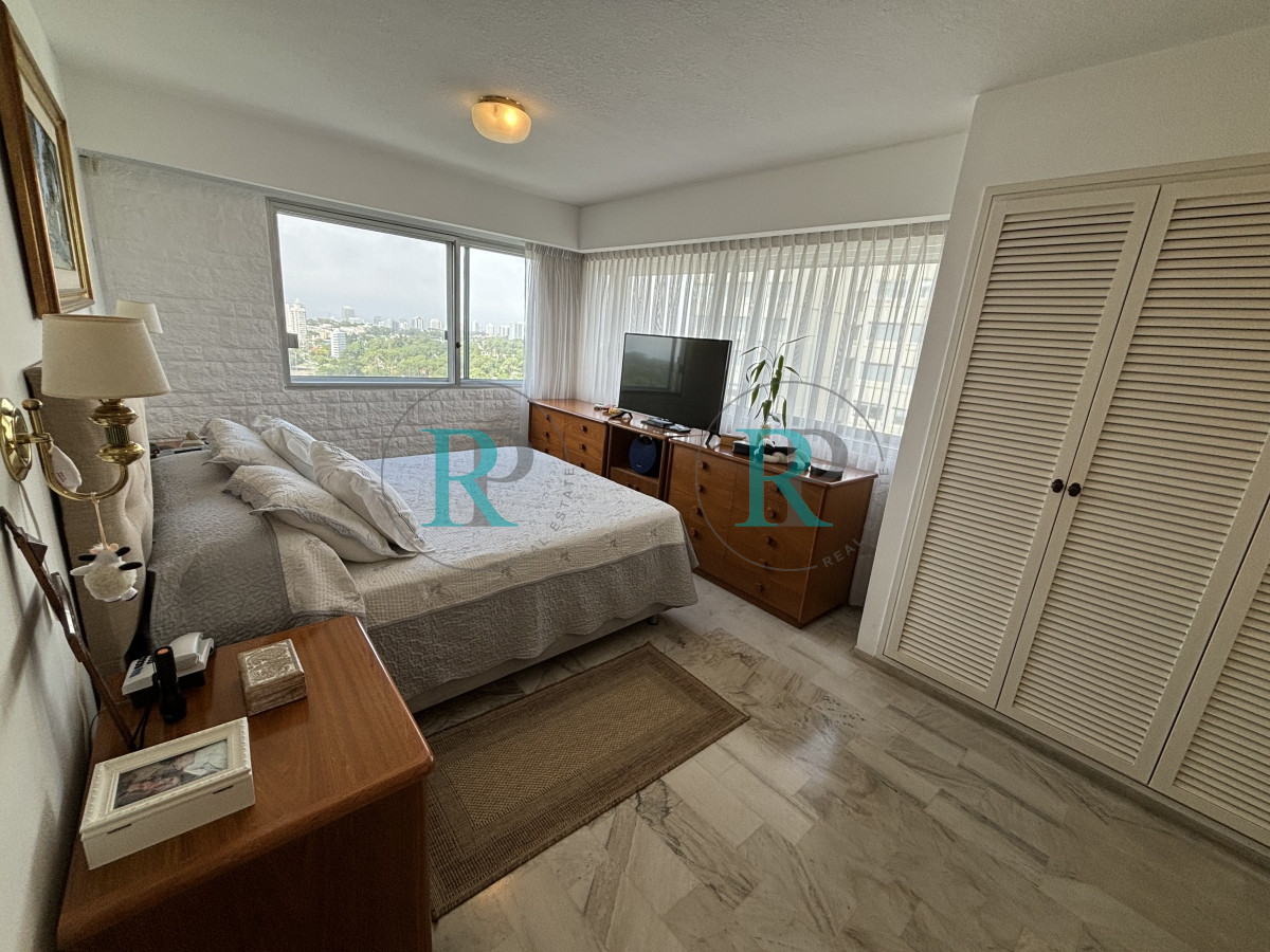 Apartamento ID.1679 - Hermoso y amplio apartamento de 3 dormitorios y dependencia Roosevelt Center