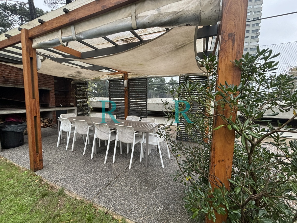 Apartamento ID.1679 - Hermoso y amplio apartamento de 3 dormitorios y dependencia Roosevelt Center