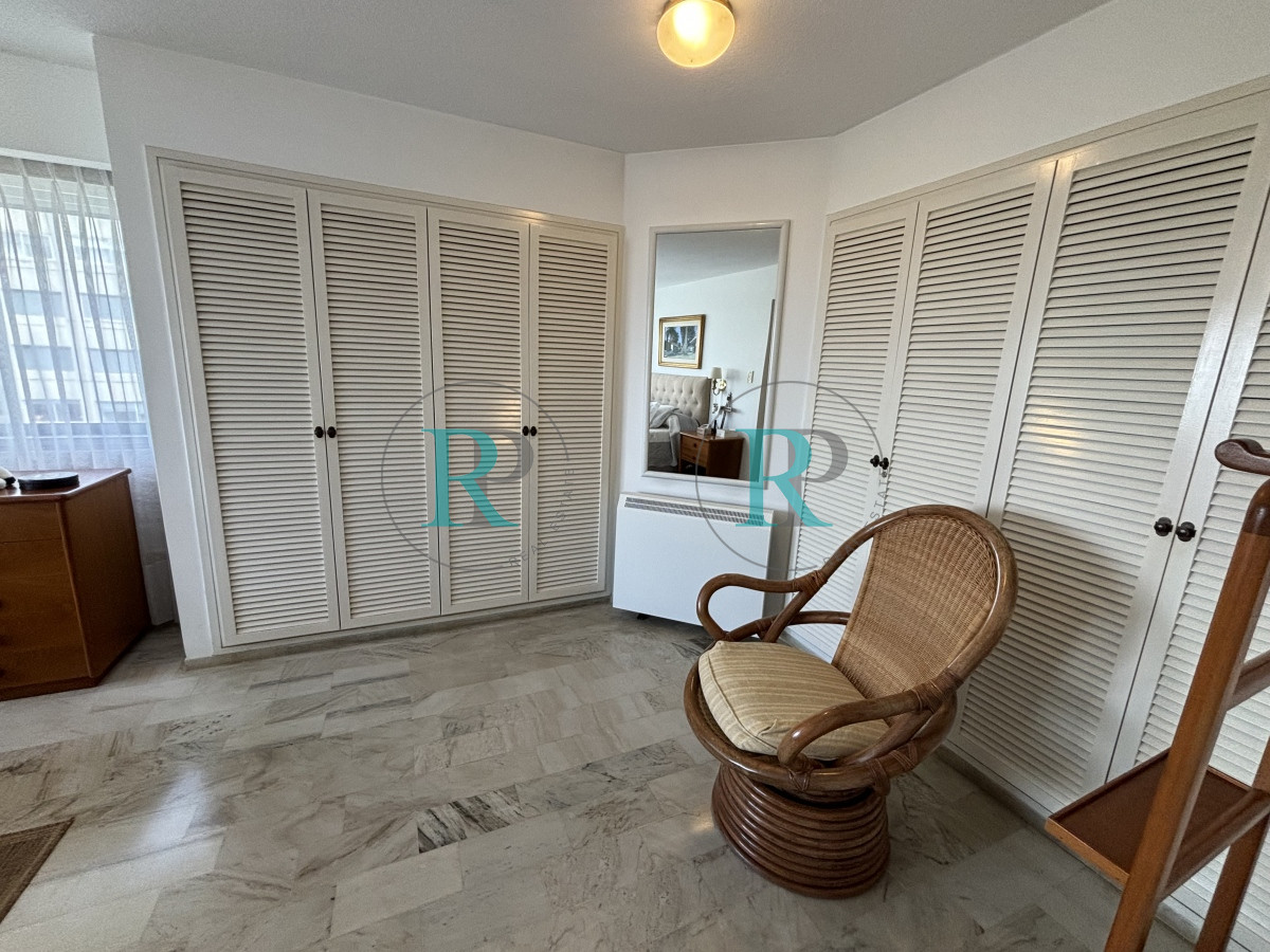 Apartamento ID.1679 - Hermoso y amplio apartamento de 3 dormitorios y dependencia Roosevelt Center