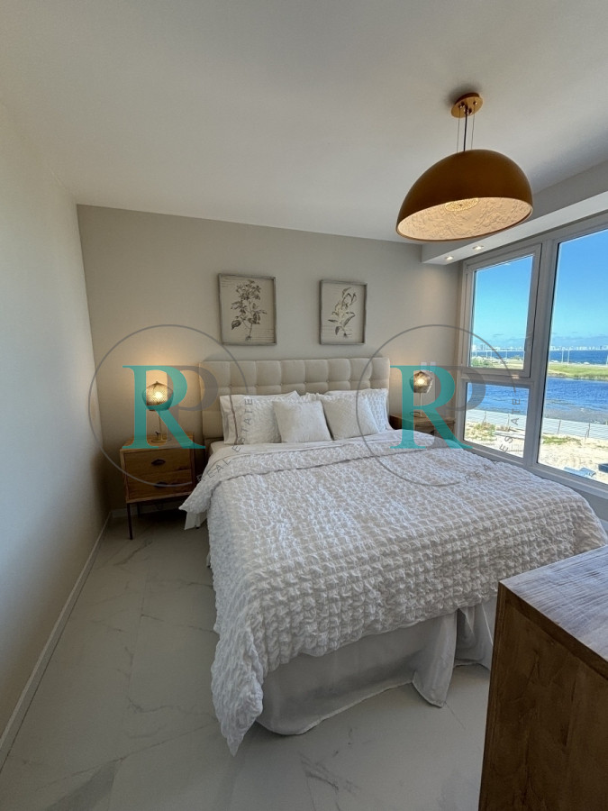 Apartamento ID.1561 - Espectacular apartamento de 3 dormitorios y servicio frente al mar