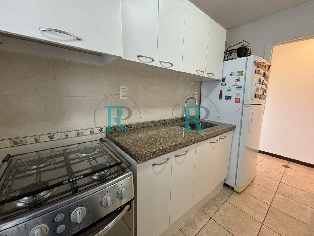Apartamento ID.1712 - apartamento de 3 dormitorios esquinero en venta