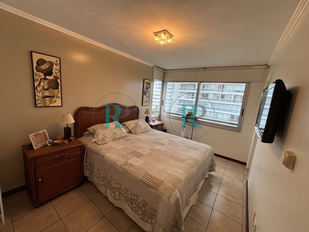 Apartamento ID.1712 - apartamento de 3 dormitorios esquinero en venta
