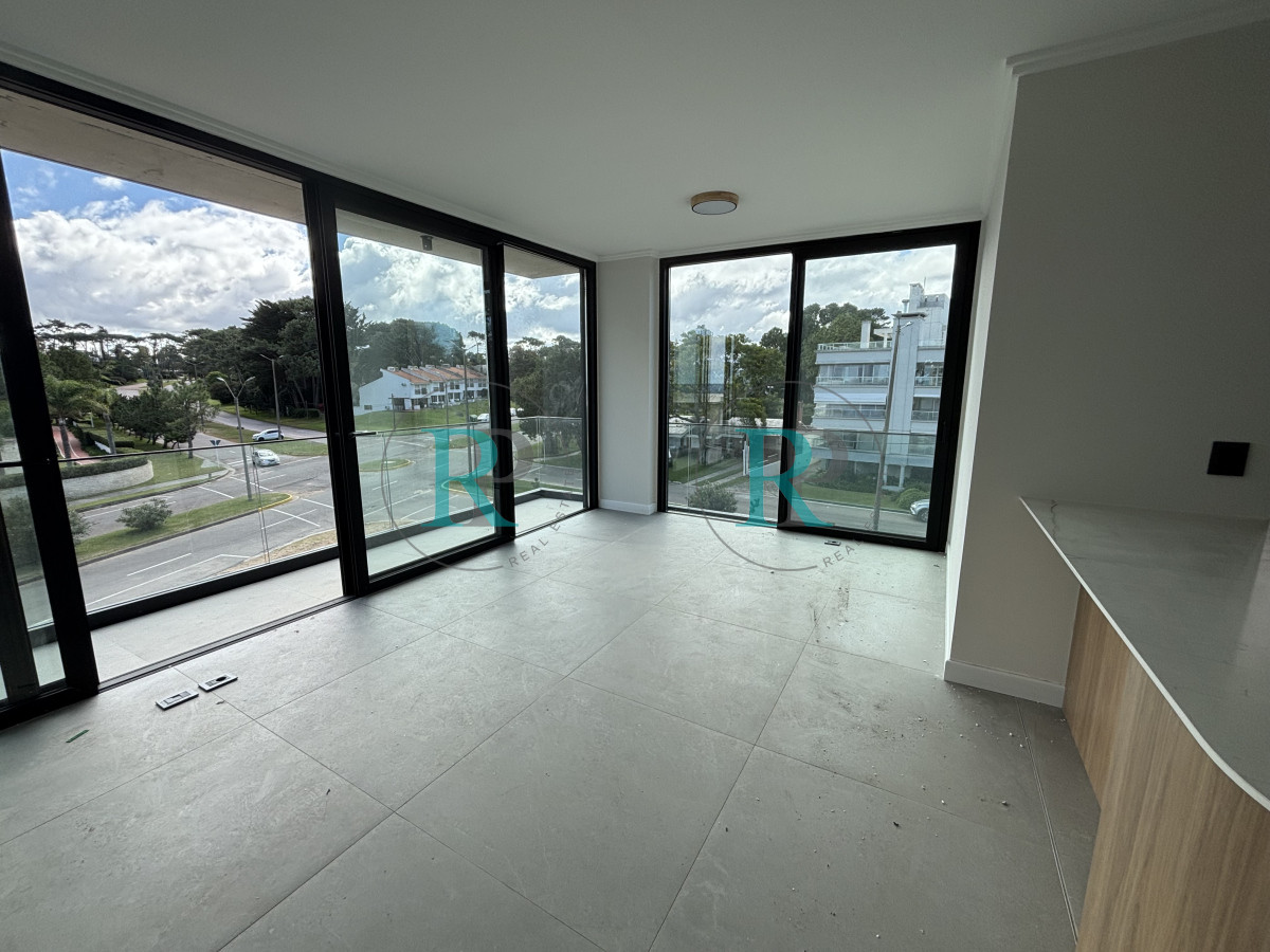 Apartamento ID.2410 - EXCELENTE APARTAMENTO ESQUINERO DE 2 DORMITORIOS EN VENTA.