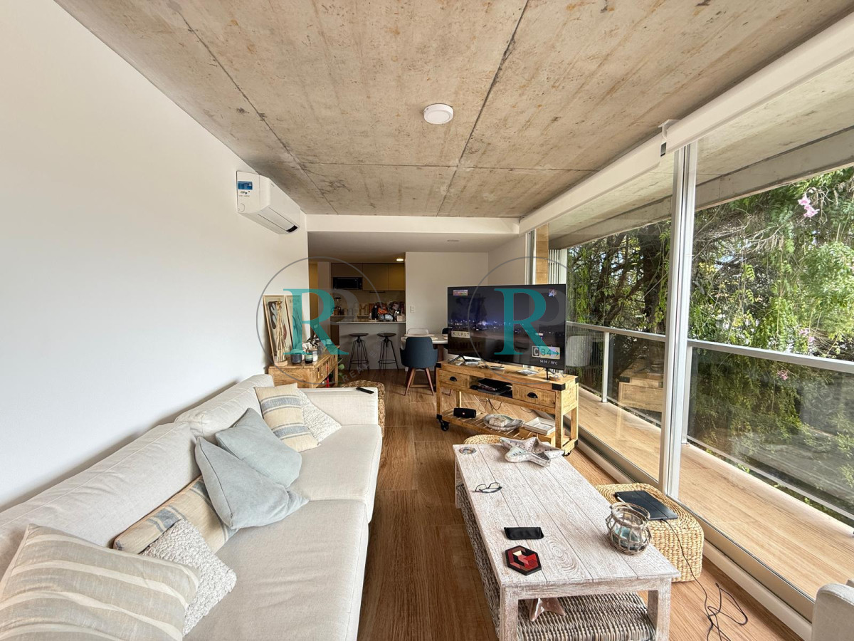 Apartamento ID.2423 - HERMOSO APARTAMENTO ESQUINERO 2 DORMITORIOS EN VENTA 