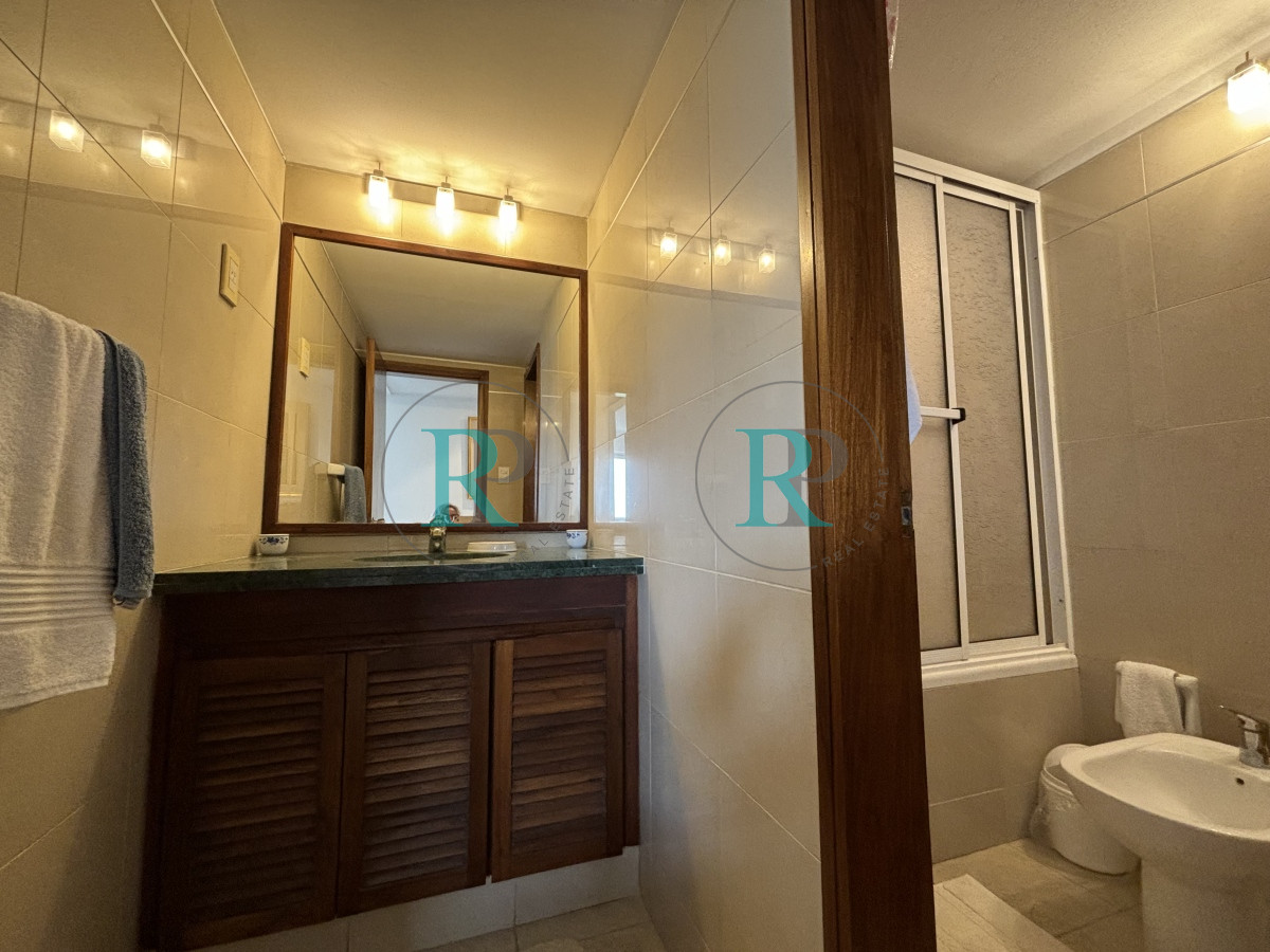 Apartamento ID.1679 - Hermoso y amplio apartamento de 3 dormitorios y dependencia Roosevelt Center