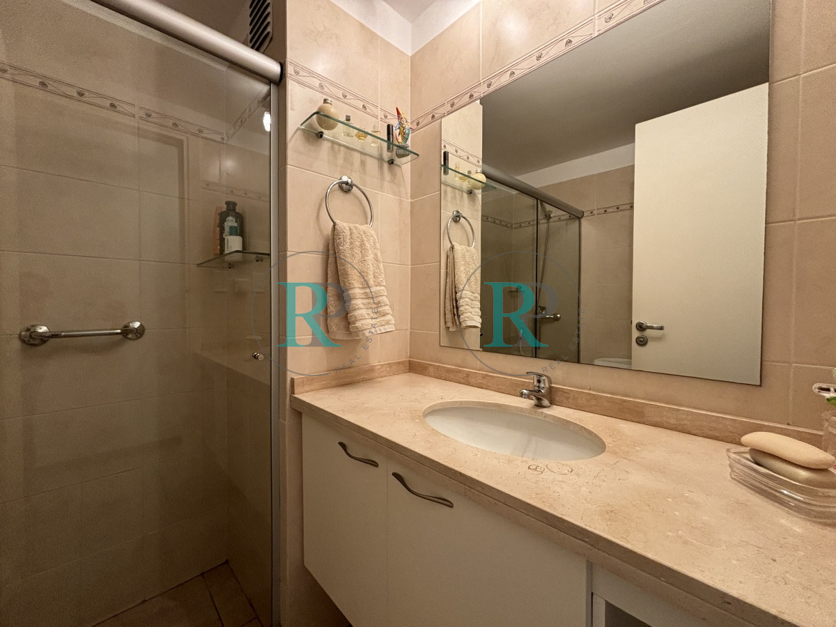 Apartamento ID.1712 - apartamento de 3 dormitorios esquinero en venta