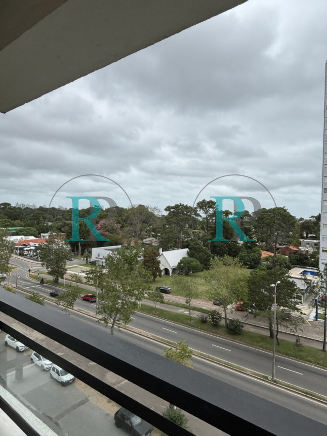 Apartamento ID.1712 - apartamento de 3 dormitorios esquinero en venta
