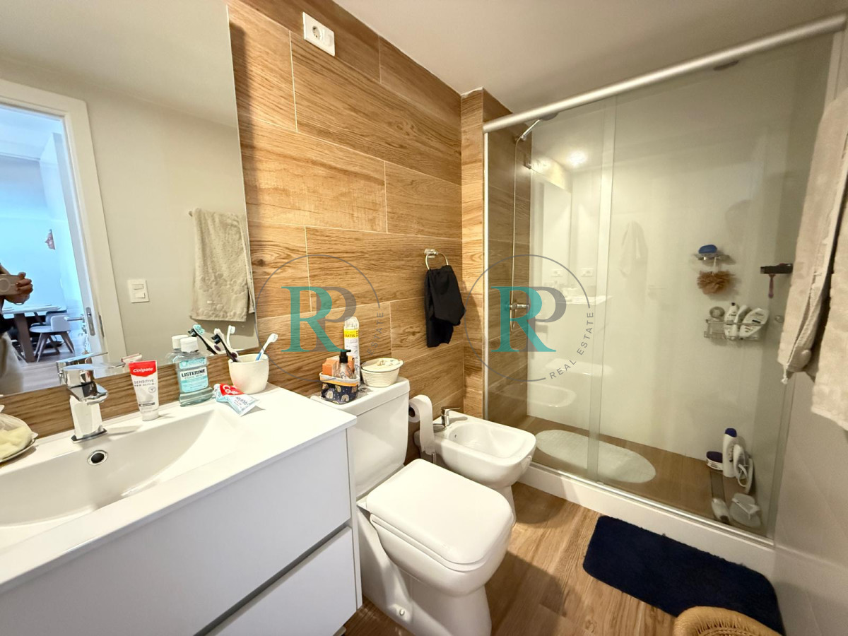 Apartamento ID.2423 - HERMOSO APARTAMENTO ESQUINERO 2 DORMITORIOS EN VENTA 