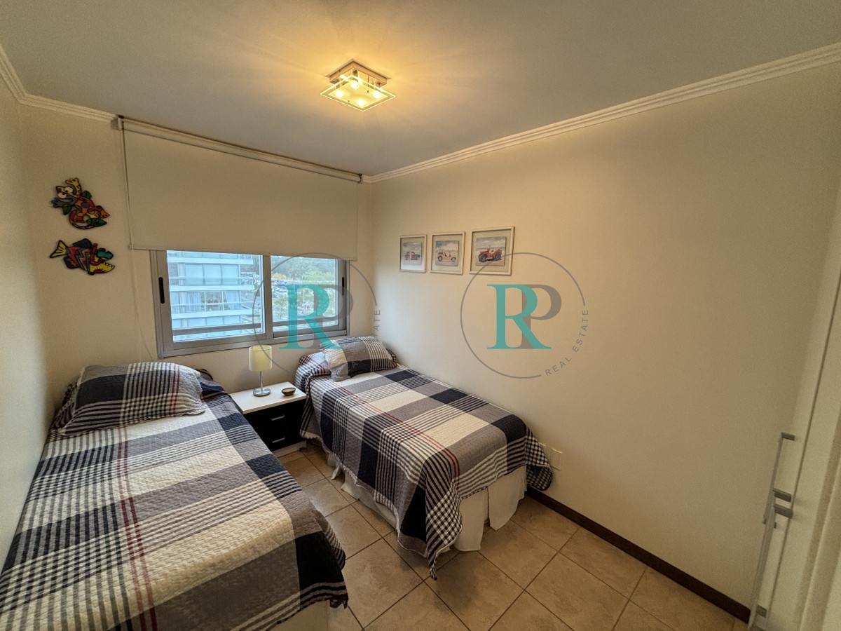 Apartamento ID.1712 - apartamento de 3 dormitorios esquinero en venta
