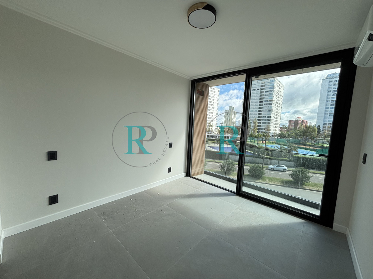 Apartamento ID.2410 - EXCELENTE APARTAMENTO ESQUINERO DE 2 DORMITORIOS EN VENTA.