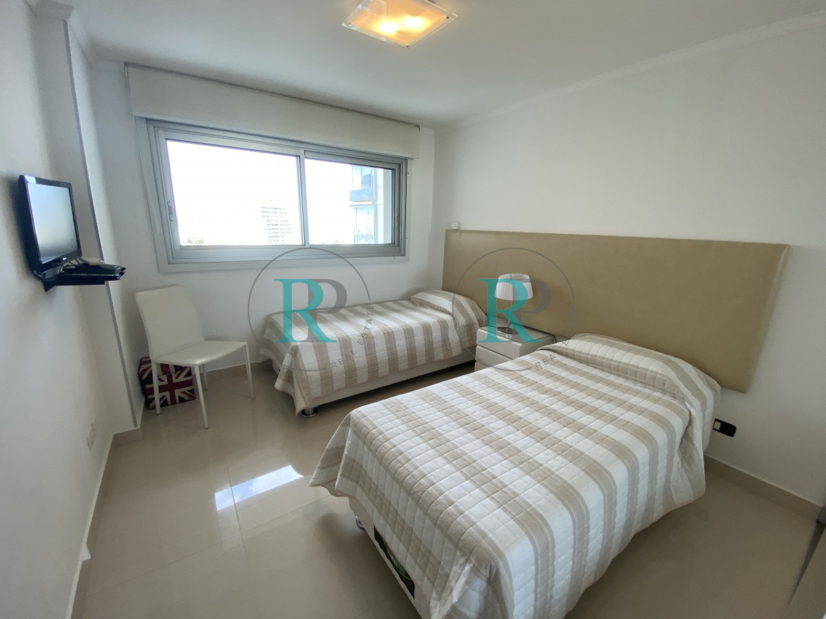 Apartamento ID.67 - EXCEPCIONAL APARTAMENTO CON VISTA PLENA A MANSA venta y alquiler temporada