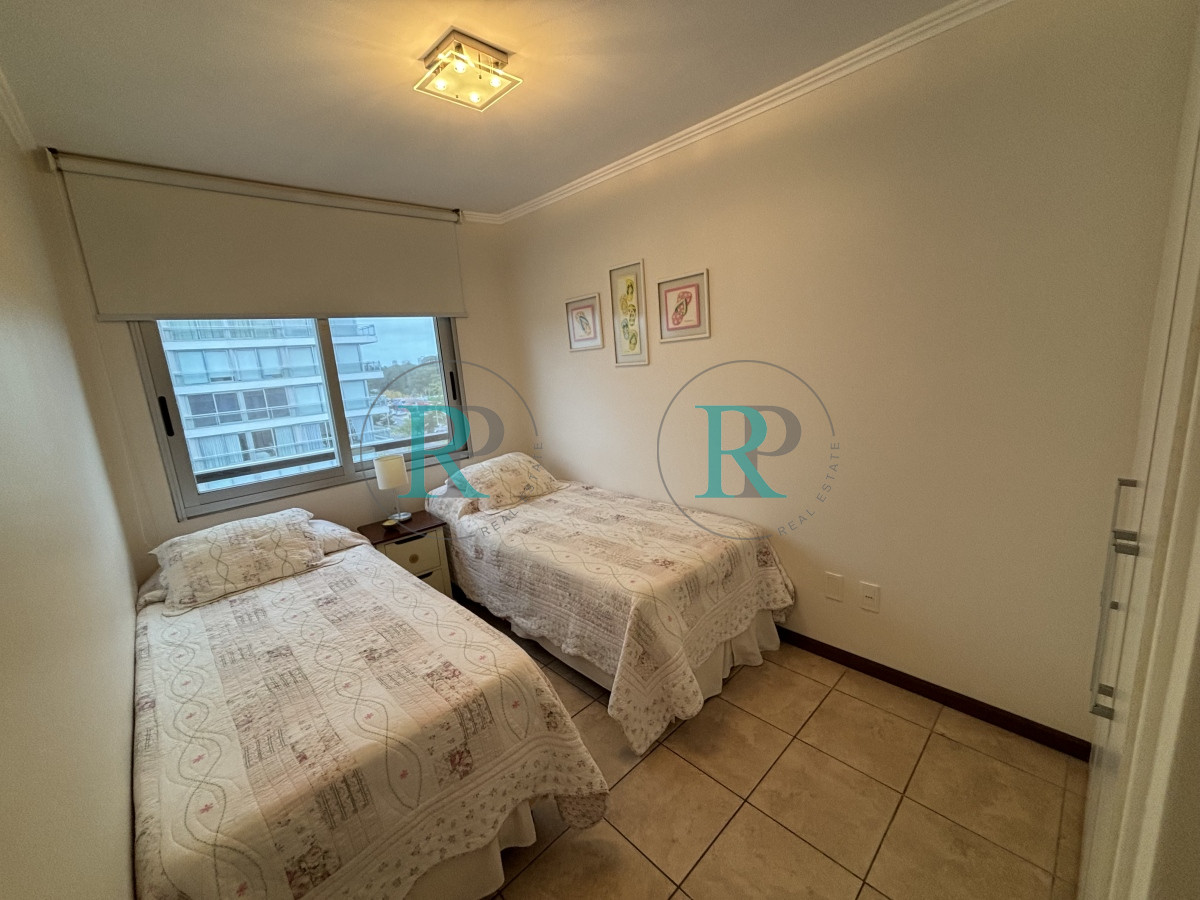 Apartamento ID.1712 - apartamento de 3 dormitorios esquinero en venta