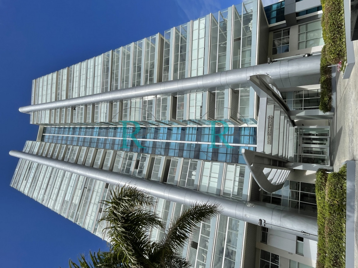 Apartamento ID.67 - EXCEPCIONAL APARTAMENTO CON VISTA PLENA A MANSA venta y alquiler temporada