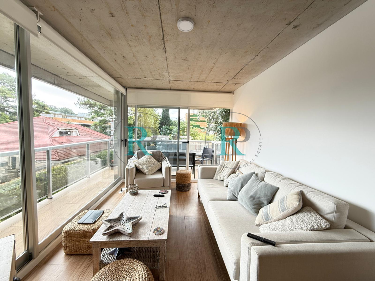 Apartamento ID.2423 - HERMOSO APARTAMENTO ESQUINERO 2 DORMITORIOS EN VENTA 