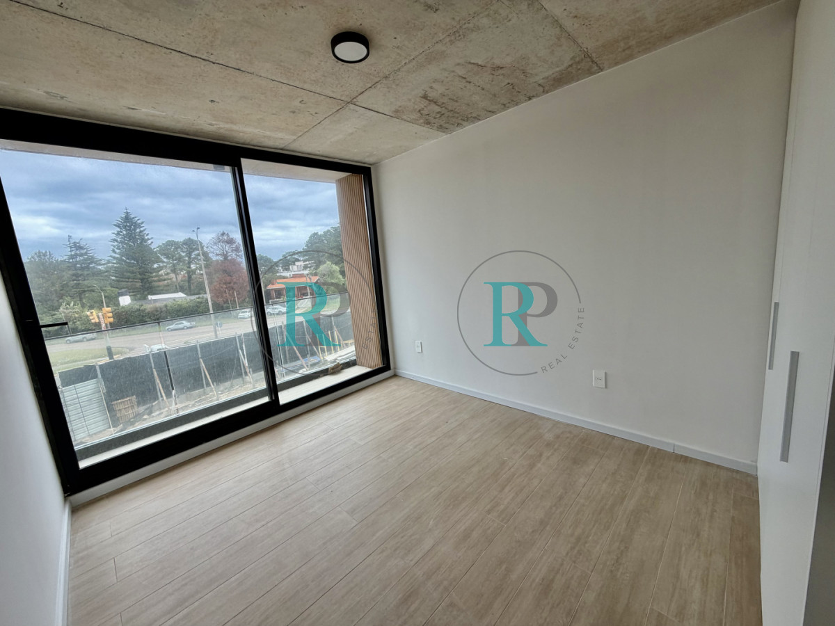 Apartamento ID.2820 - oportunidad en venta apartamento de 2 dormitorios esquinero Mansa Tower
