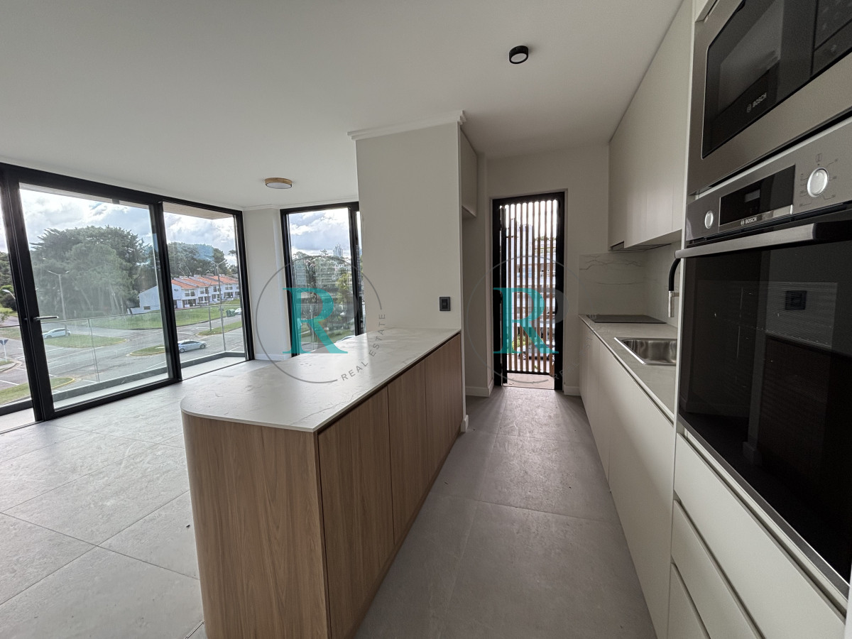 Apartamento ID.2410 - EXCELENTE APARTAMENTO ESQUINERO DE 2 DORMITORIOS EN VENTA.