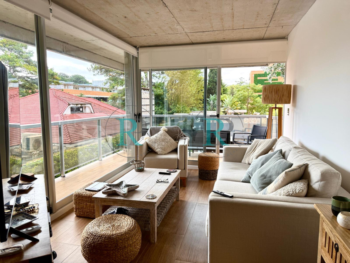 Apartamento ID.2423 - HERMOSO APARTAMENTO ESQUINERO 2 DORMITORIOS EN VENTA 