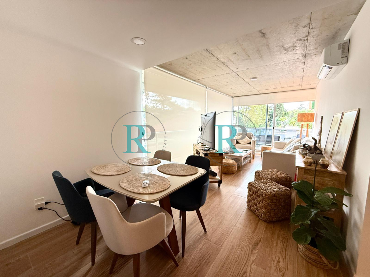 Apartamento ID.2423 - HERMOSO APARTAMENTO ESQUINERO 2 DORMITORIOS EN VENTA 