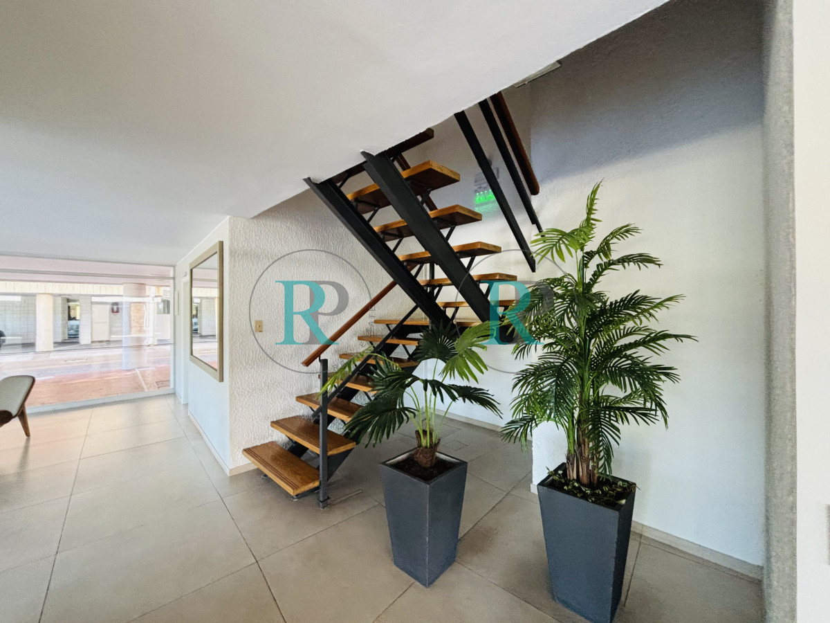Apartamento ID.2535 - nuevo ingreso! apartamento en venta de 3 dormitorios en primera línea 