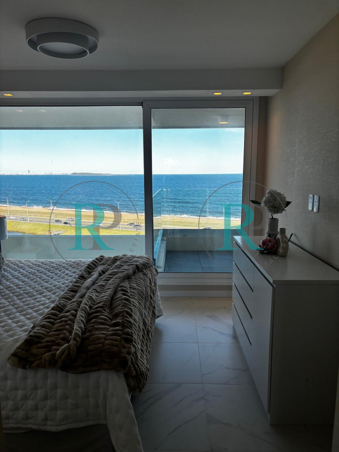 Apartamento ID.2490 - Excepcional apartamento en venta frente al mar