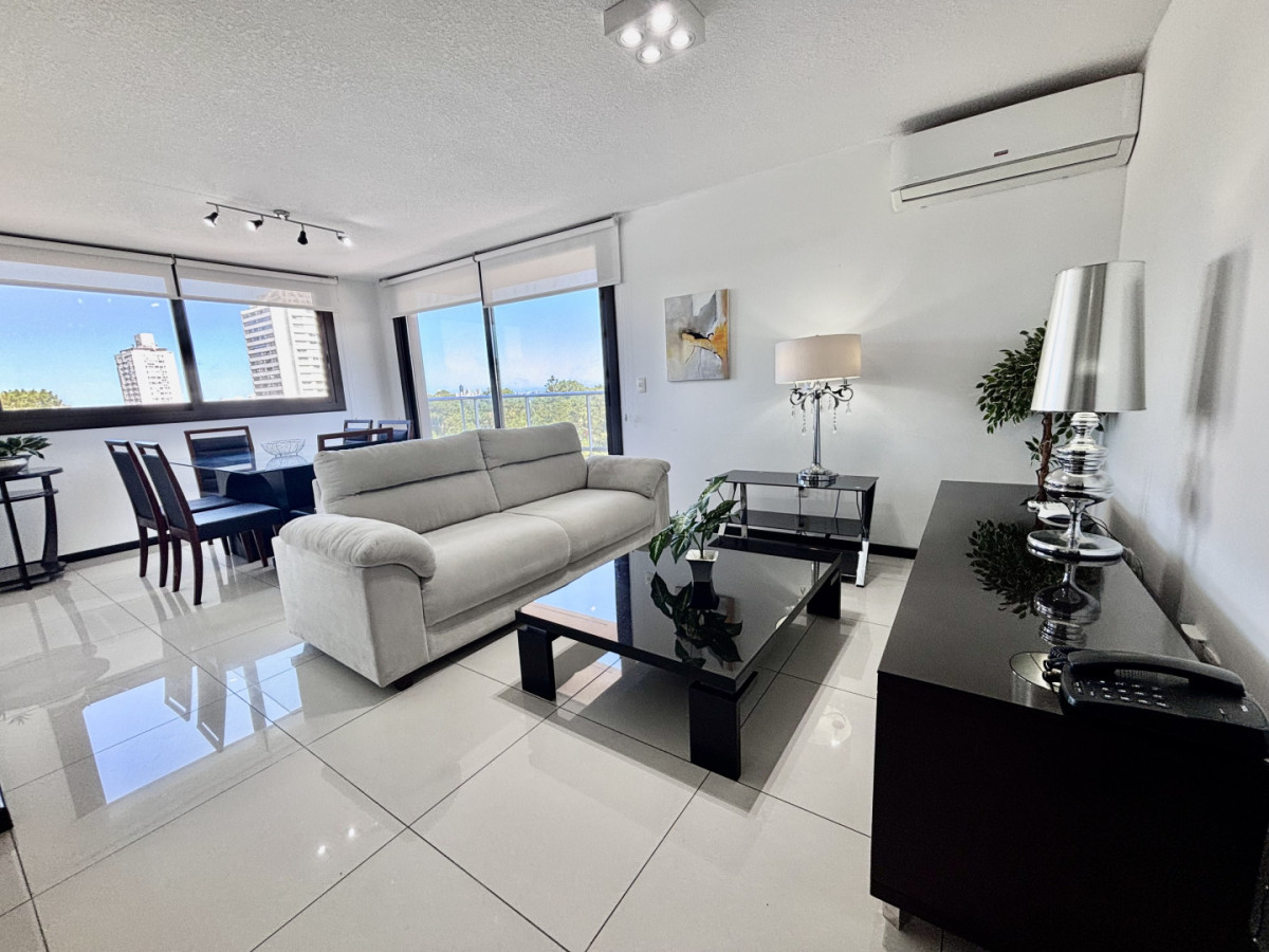 Divino apartamento en venta de 3 dormitorios
