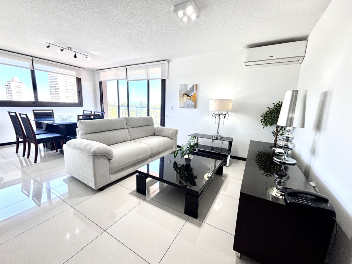 Divino apartamento en venta de 3 dormitorios