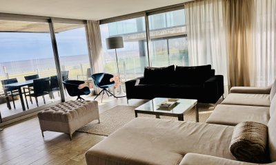 EXCEPCIONAL APARTAMENTO  EN VENTA DE 3 DORMTORIOS EN PRIMERA LINEA