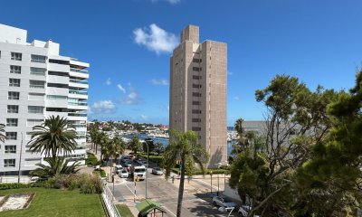 hermoso apartamento en venta con vista al puerto