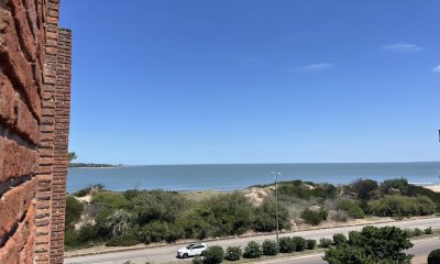 frente al mar !