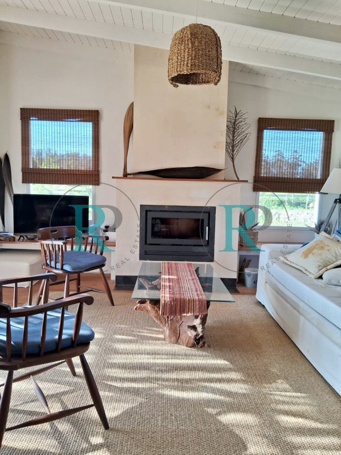 Casa ID.2335 - EXCELENTE CASA EN BARRIO PRIVADO 2 DORMITORIOS EN VENTA 