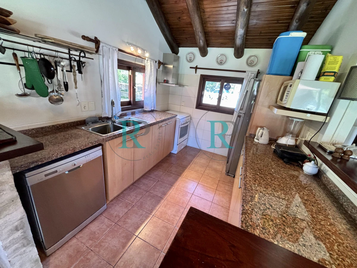Casa ID.2322 - HERMOSA CASA EN VENTA EN PINARES 